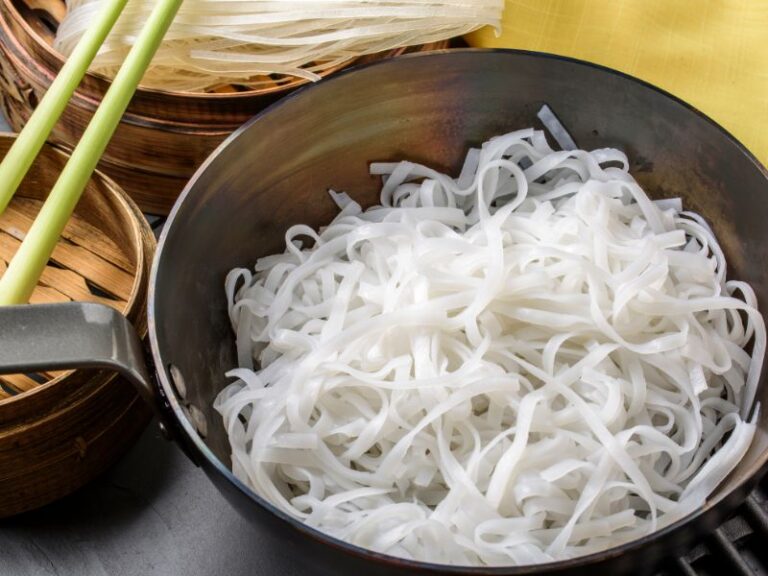 How to Reheat Rice Noodles