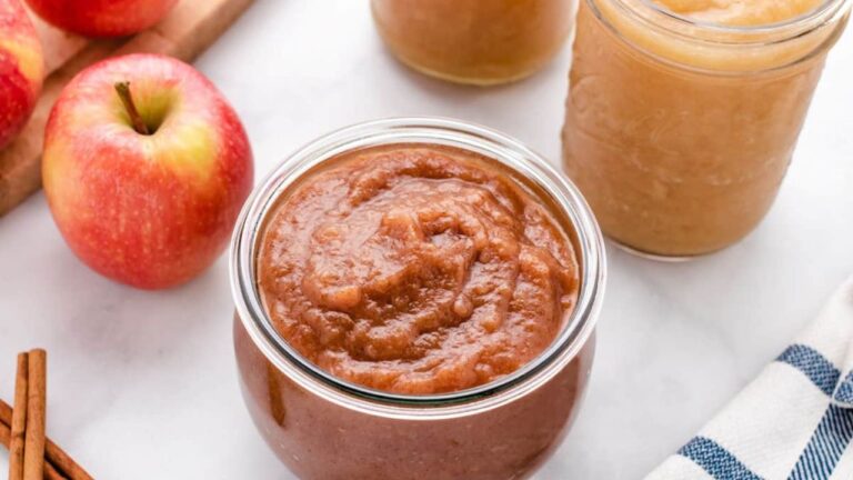 Substitutes for Applesauce in Baking