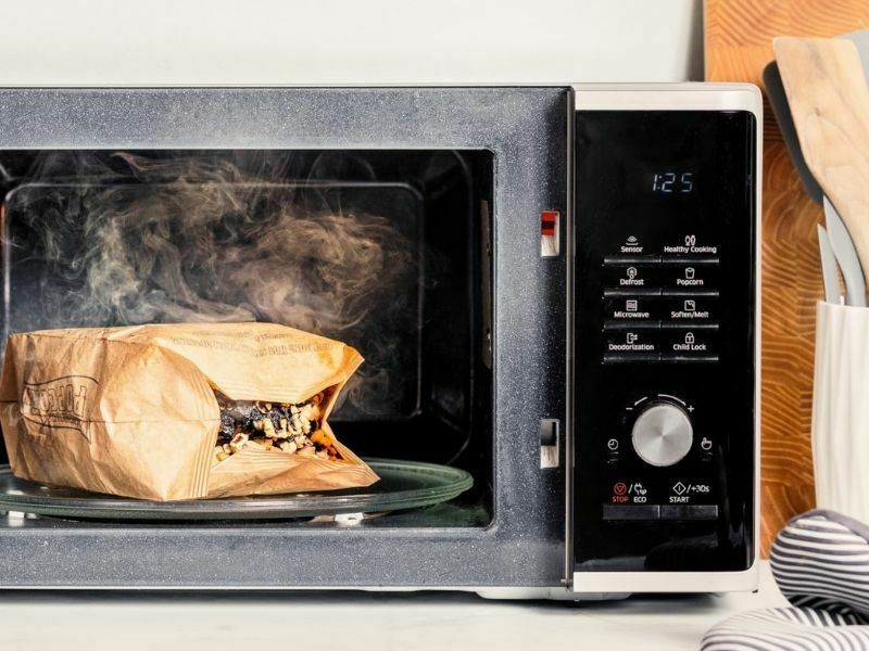 Things To Keep In Mind When Cleaning Odors From The Microwave